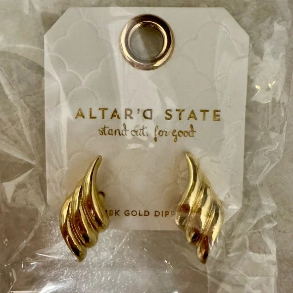 NWT Altar’d State 18K Gold Ribbed Wing Earrings - Picture 1 of 5